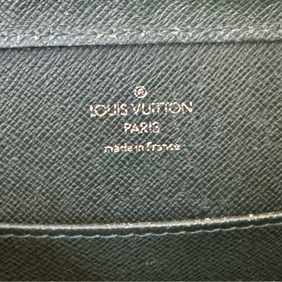 Louis Vuitton Vintage Green Taiga Pochette Orsay Clutch - Picture 14 of 16